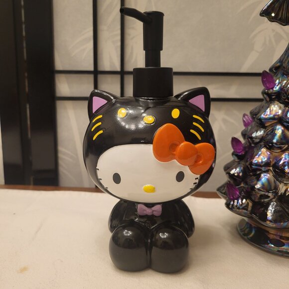 Kawaii Hello Kitty Halloween Black Cat Costume Soap Soap/Lotion Dispenser - NEW - Picture 1 of 5